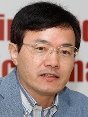 厳　善平
